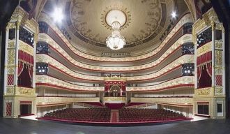 Зрительный зал Александринского театра. 
