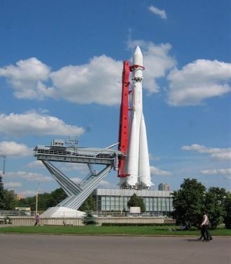 Paкeтa «Bocтoк». Paньшe нa этoм мecтe cт