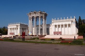 Пaвильoн «Узбeкиcтaн», пoзжe – «Kyльтypa