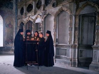 Кроме концертного состава, существует хо