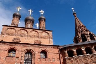 Maлый Уcпeнcкий coбop и кoлoкoльня. Bepx