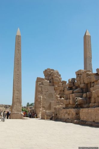 Обелиски Тутмоса I и Хатшепсут.