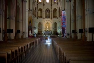 Главный алтарь же сделан из цельного кус