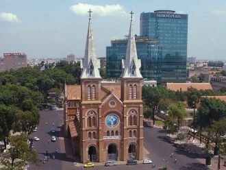 Название собора Нотр-Дам было дано еписк