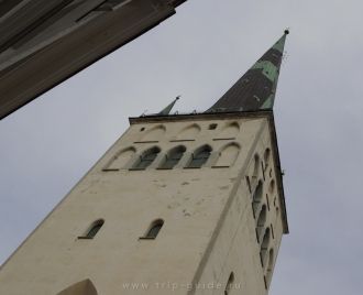 На башне церкви имеется смотровая площад