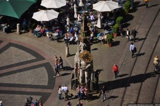 В июле 2004 года за свой вклад в становл