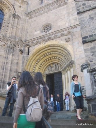 Противоположностью являются Ворота Милос