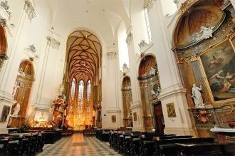 Интерьер храма является преимущественно 