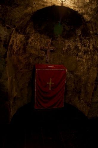 В неопределенно позднюю эпоху с запада к