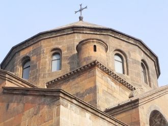 Церковь - классическая крестово-купольна