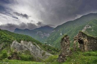 Монастырь неоднократно опустошался и был
