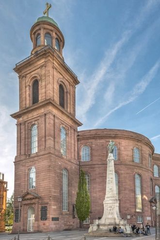 Действует церковь с 1830 года, строилась