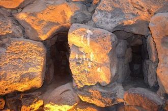 Вход в нее охраняли солдаты — в коридоре