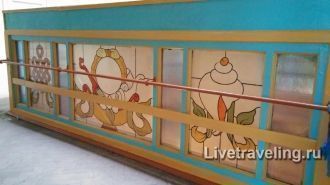 Над главным залом находятся еще два этаж