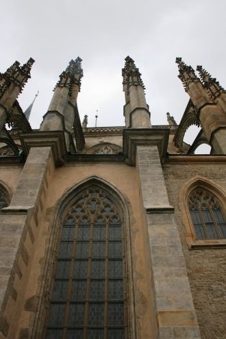 Сперва храм достраивали местные строител