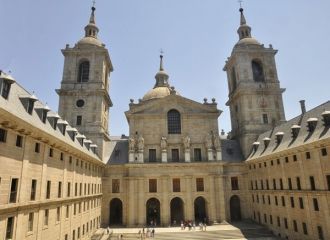 Изначально был возведен только монастырс