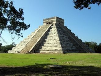 Пирамида Кукулькана в  Чичен-Ица, Юкатан