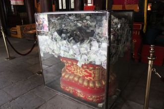 Монастырь существует на щедрые пожертвов