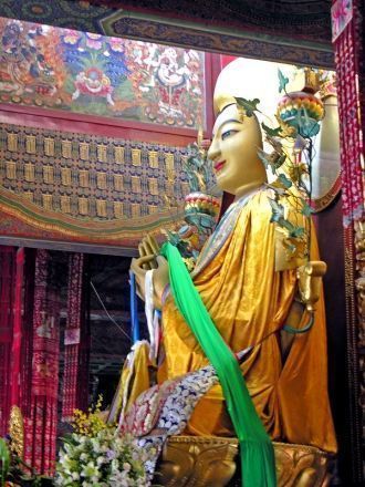 Палата Дхармачакры (法轮殿 fǎ lún diàn — Фа