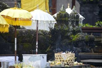 На семи террасах Пура Бесаких стоят боле