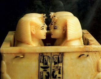 Гробница Тутанхамона: крышки каноп.