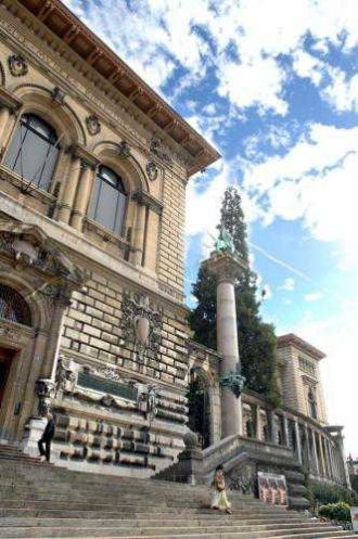 В одном этом роскошном доме расположены 