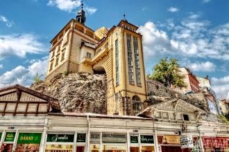 Сегодня в Замковой башне расположен стил