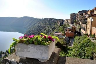 Здание вместе со смежной виллой Барберин