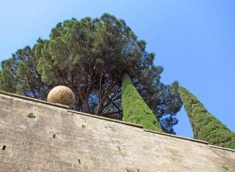 23 марта 2013 года, Франциск посетил Бен