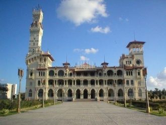 Так называемый мужской дворец соединяет 