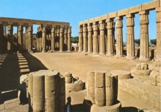 В течение тысячи лет Луксорский храм был