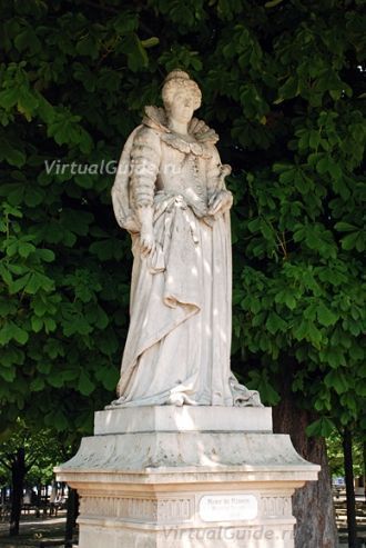 Его построили для Марии Медичи, и вырос 