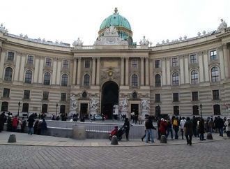 Хофбург (Hofburg) - прекрасный образец д