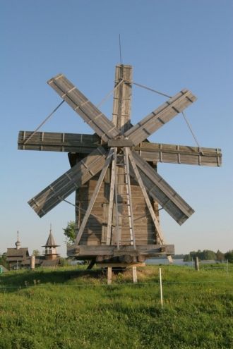 Ветрянная мельница из деревни Волкостров