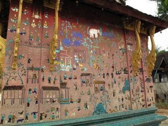 Стены храма Ват Сенг Тхонг в Луангпхабан