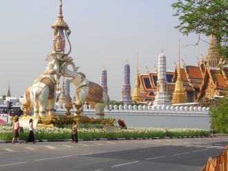 Королевский дворец Бангкок, фигуры слоно