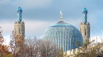 Характерный облик Мечети формируют два м