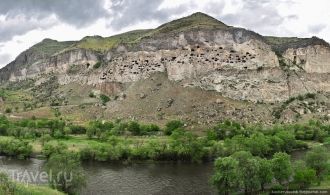 Вардзиа. протяженность составляет почти 