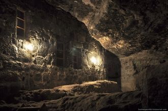 Система из узких запутанных ходов, круты