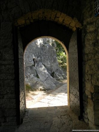 Ворота во внутренний замок.