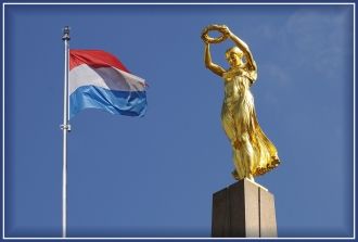 Символ Люксембурга - “Золотая Фрау”.