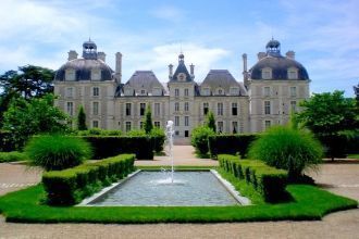 Вид на северный фасад замка Шеверни из о