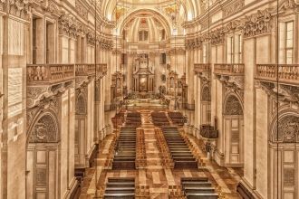 Также здесь находится усыпальница архиеп