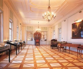 Собор имеет свой музей, попасть куда мож