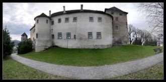 Примерно в 1500 году замок подвергся рек