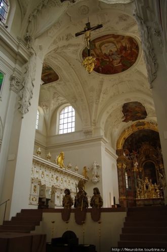 Вюрцбургский кафедральный собор входит в