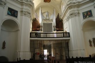 К северному фасаду была пристроена бароч