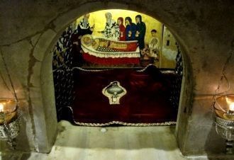 С давних времен паломники из разных стра