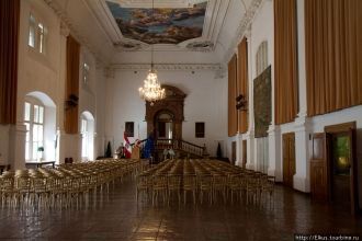 Сегодня в бывшей архиепископской резиден