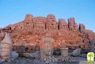 На данный момент статуи уже «расчленены»